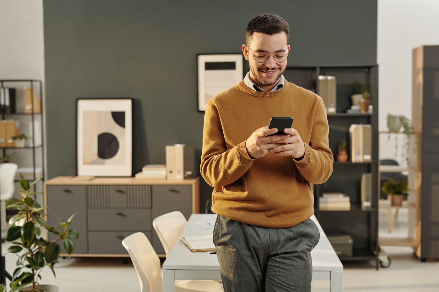 Awellusk: Apps AR Multiplataforma. Tu Visión en iOS y Android.